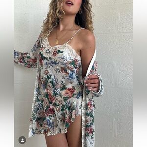 Victoria’s Secret Vintage Y2K 90s Floral Lace Mini Slip Dress Lingerie Gold Tag